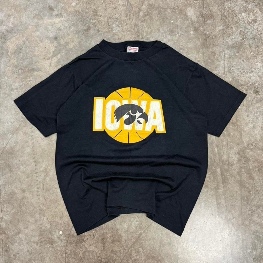 Vintage 90s University of‎ Iowa Basketball Single Stitch Tee Size L